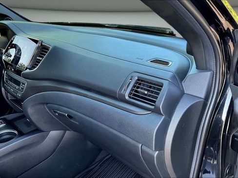 Certified 2023 Honda Passport TrailSport image 28