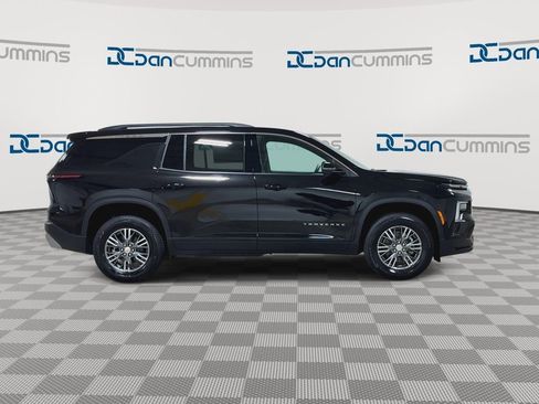 New 2026 Chevrolet Traverse LT w/ Driver Confidence Package AWD/4WD image 9