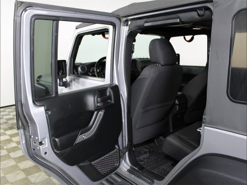 Used 2018 Jeep Wrangler Unlimited Sport S image 21