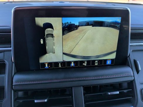 Used 2023 Chevrolet Suburban RST w/ Sport Performance Package image 29