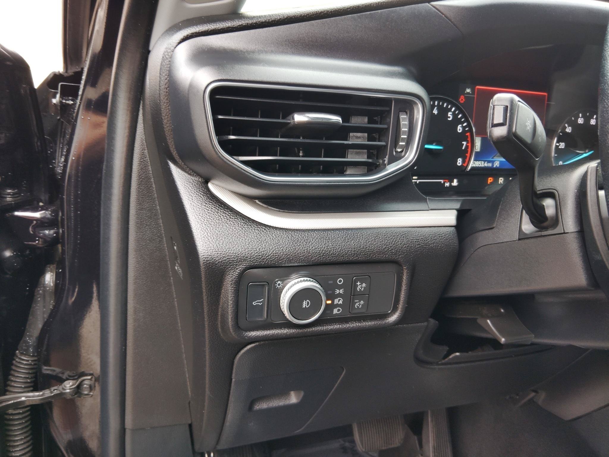 Used 2021 Ford Explorer XLT w/ Equipment Group 202A AWD/4WD image 14