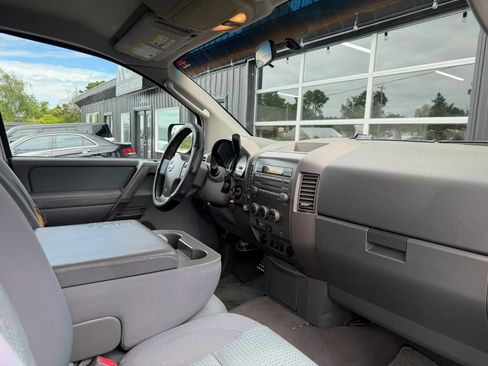 Used 2006 Nissan Titan SE AWD/4WD image 24