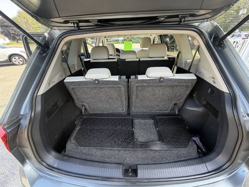 Used 2019 Volkswagen Tiguan SE w/ 3rd Row Seat Package AWD/4WD image 22