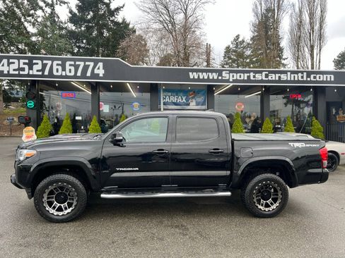 Used 2017 Toyota Tacoma TRD Sport w/ Tow Package image 9