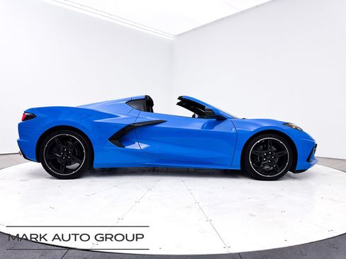 Used 2021 Chevrolet Corvette Stingray Preferred Cpe w/ Engine Appearance Package RWD image 1