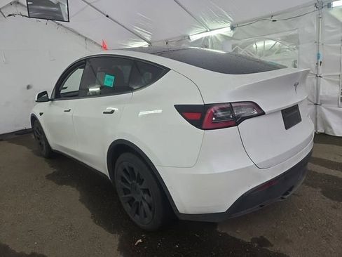 Used 2020 Tesla Model Y Long Range image 2