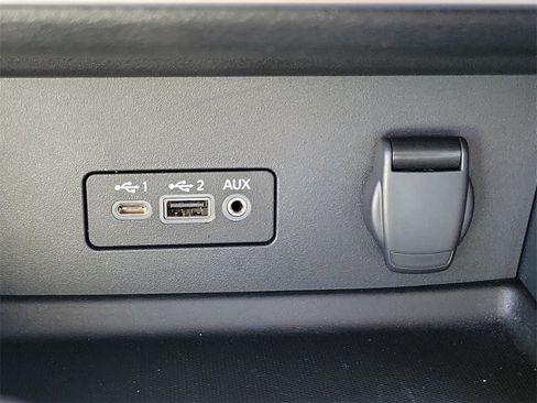 Used 2023 Nissan Sentra SR w/ SR Premium Package image 12