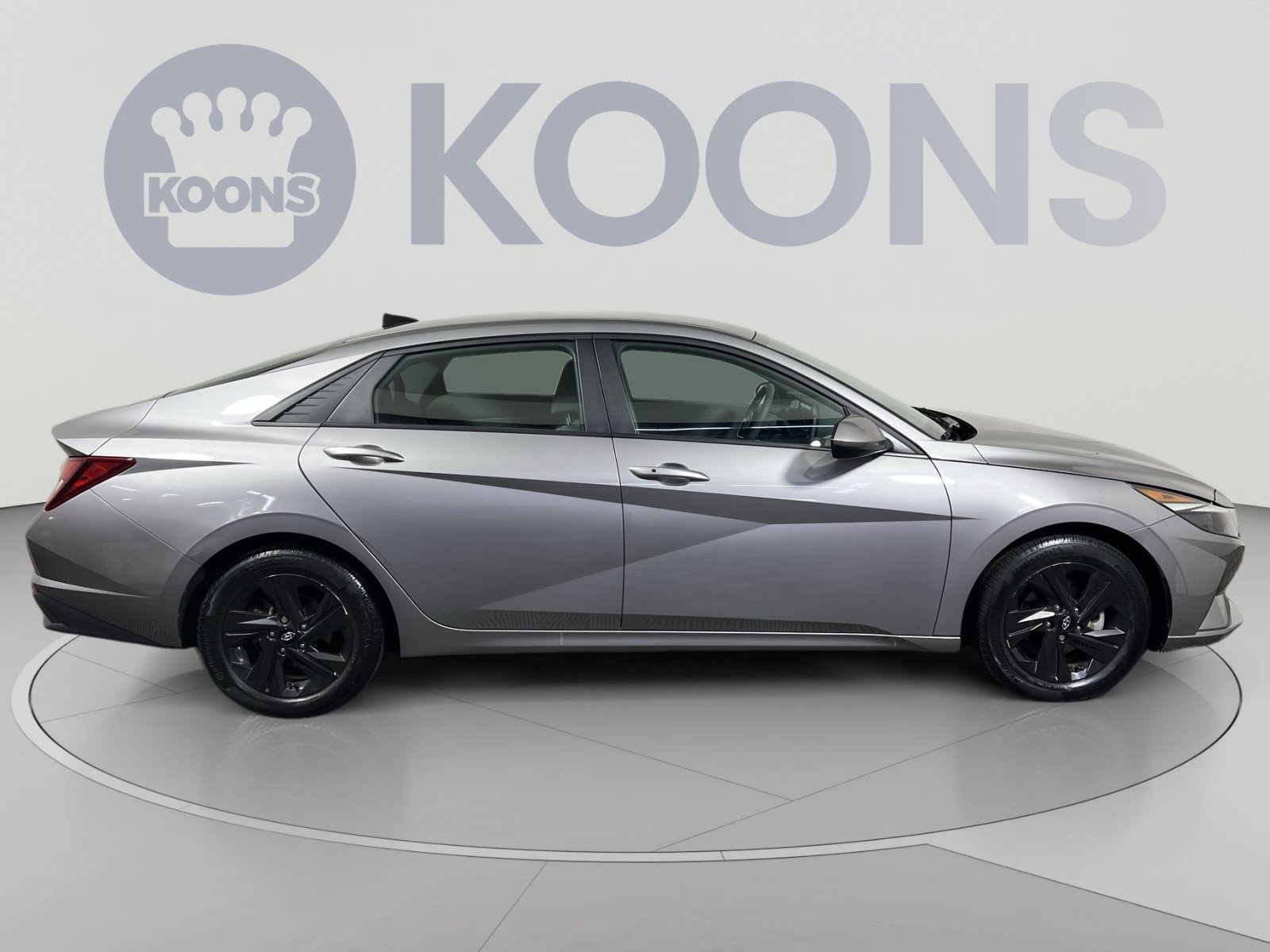 Used 2022 Hyundai Elantra SEL w/ Convenience Package FWD image 5