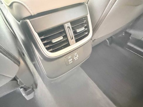 Used 2025 Subaru Outback Premium w/ Popular Package #1A image 17