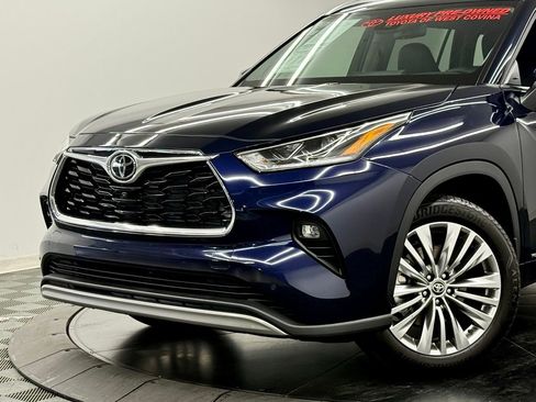 Used 2026 Toyota Highlander Platinum image 3