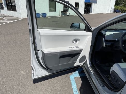 Certified 2024 Hyundai Ioniq 5 Limited AWD/4WD image 17