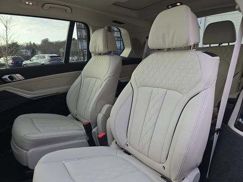 New 2026 BMW X7 xDrive40i image 5