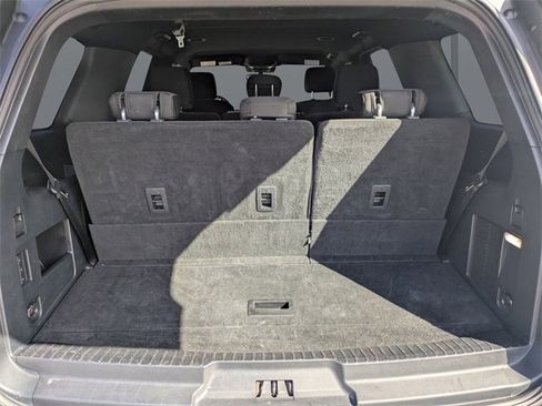 Used 2021 Ford Expedition XLT image 12