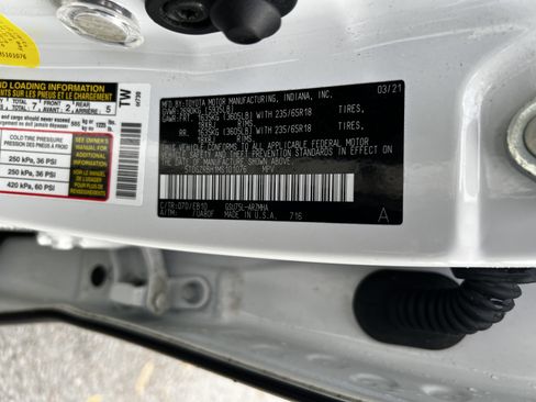 Used 2021 Toyota Highlander XLE AWD/4WD image 46