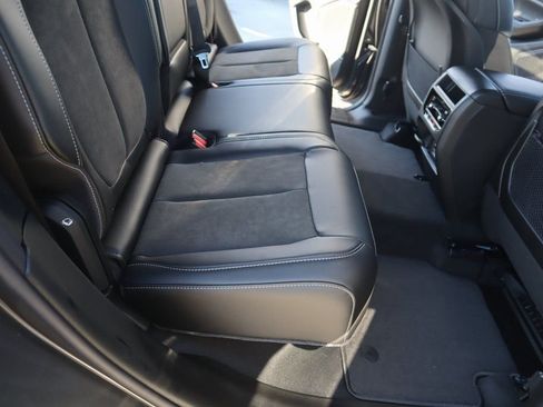 New 2025 Jeep Grand Cherokee Laredo image 14