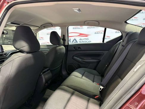 Used 2025 Nissan Altima 2.5 SV image 35