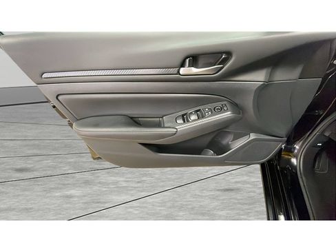Used 2024 Nissan Altima 2.5 SV FWD image 28