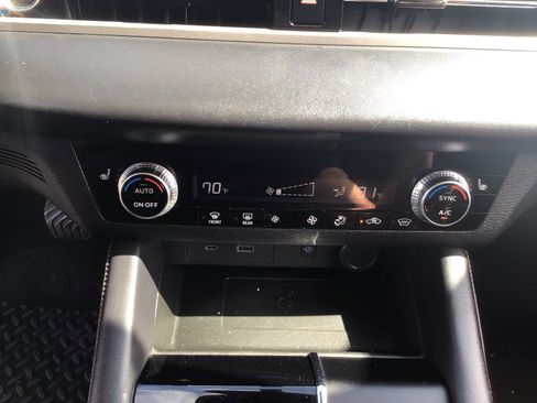 Used 2024 Mitsubishi Outlander SE Black Edition AWD/4WD image 23