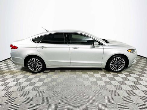 Used 2017 Ford Fusion SE w/ Fusion SE Technology Package image 8