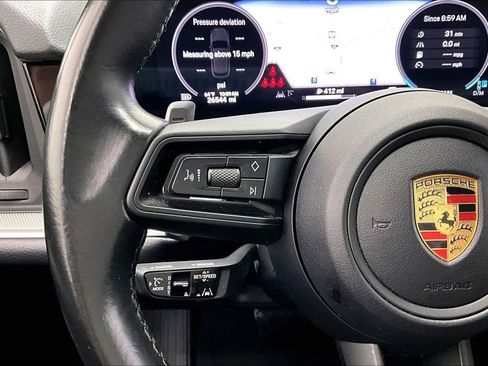 Used 2024 Porsche Cayenne image 20