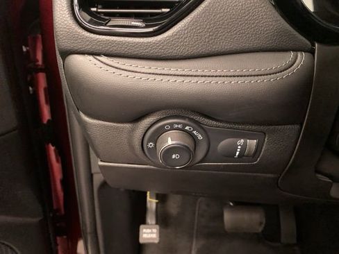 Used 2022 Dodge Durango SXT image 17