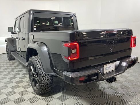 Used 2021 Jeep Gladiator Overland image 7