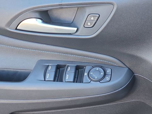 Used 2025 Buick Envista Sport Touring image 34