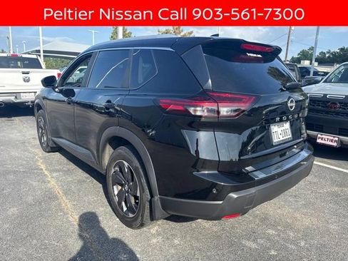 Certified 2024 Nissan Rogue SV w/ SV Premium Package FWD image 5