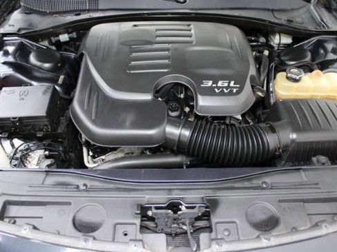 Used 2016 Chrysler 300 Limited image 25