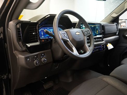 Used 2025 Chevrolet Silverado 1500 LT image 6