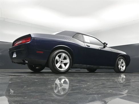 Used 2013 Dodge Challenger SXT RWD image 29