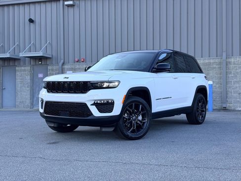 New 2025 Jeep Grand Cherokee Limited AWD/4WD image 1