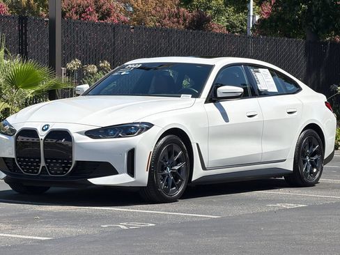Used 2023 BMW i4 eDrive40 RWD image 9