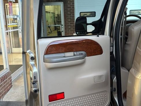 Used 2002 Ford F350 Lariat image 27