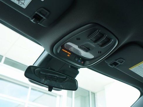 New 2026 Chevrolet Trax RS w/ Sunroof Package FWD image 19