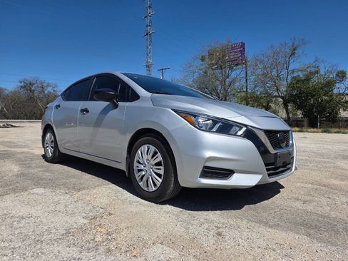 Used 2021 Nissan Versa S w/ Electronics Package image 2
