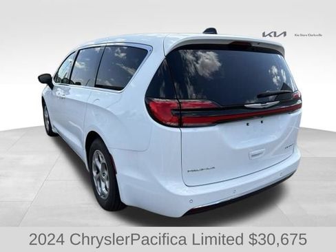 Used 2024 Chrysler Pacifica Limited FWD image 6