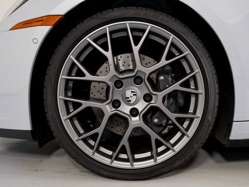 Certified 2025 Porsche 911 Carrera image 12