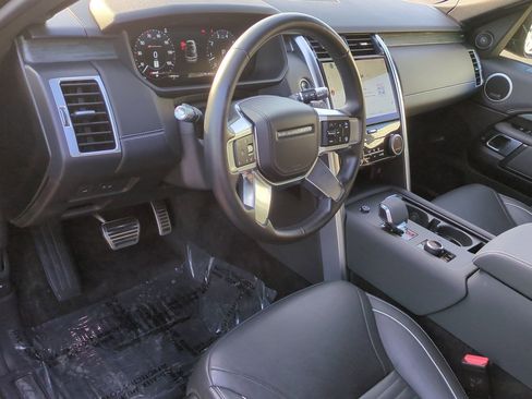 Certified 2022 Land Rover Discovery HSE R-Dynamic image 9