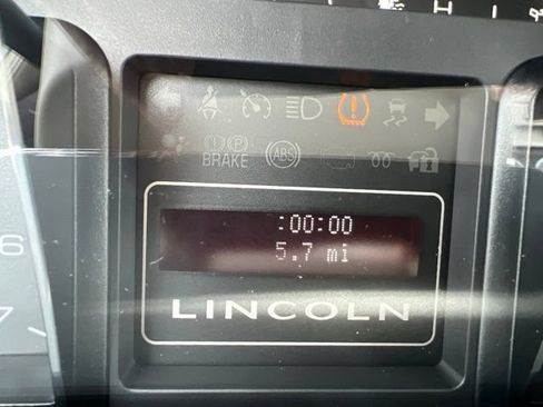 Used 2009 Lincoln Navigator 4WD image 13