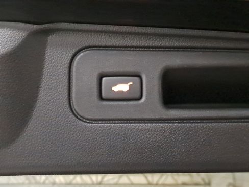 Certified 2025 Honda Passport EX-L image 10