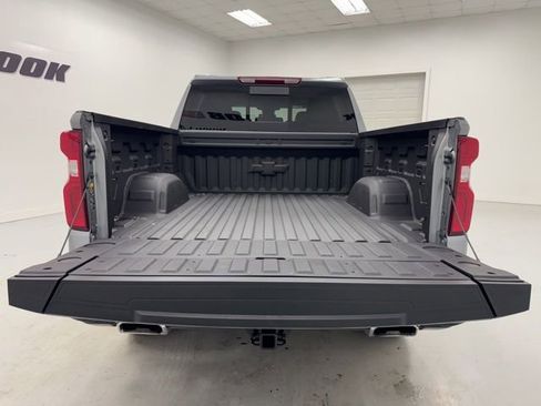 Used 2026 Chevrolet Silverado 1500 LT Trail Boss w/ LT Trail Boss Premium Package AWD/4WD image 32
