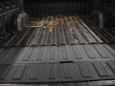 Used 2024 GMC Sierra 1500 AT4 w/ Technology Package image 11