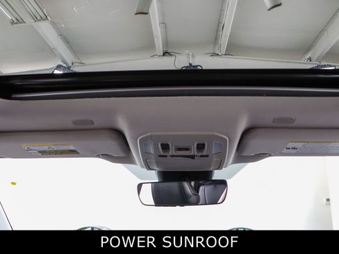 Used 2024 Toyota Highlander XLE image 22