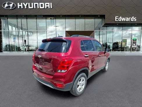 Used 2020 Chevrolet Trax LT w/ LT Convenience Package AWD/4WD image 6
