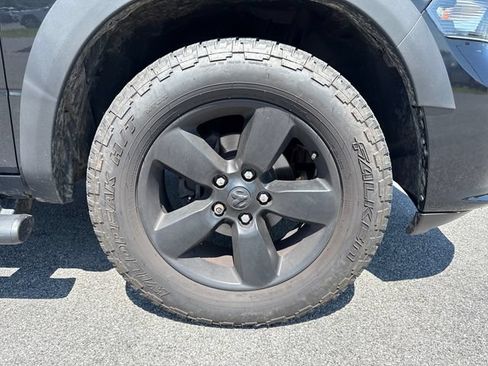 Used 2017 RAM 1500 Express w/ Black Ram 1500 Express Group AWD/4WD image 9