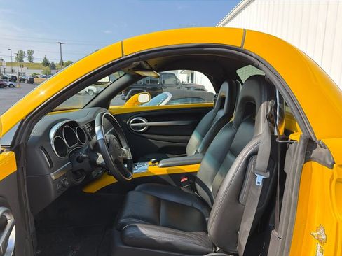Used 2003 Chevrolet SSR w/ Preferred Equipment Group RWD image 7