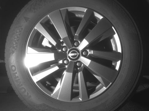 Used 2025 Nissan Pathfinder SV image 15