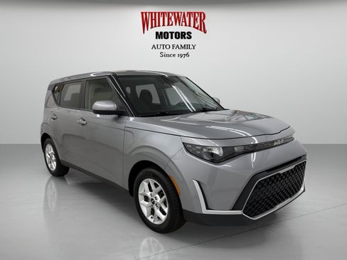 Used 2023 Kia Soul LX w/ Option Group 015 FWD image 5