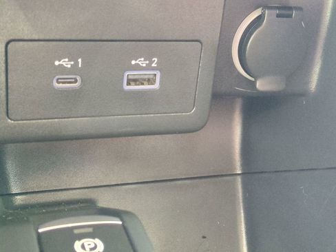 Used 2021 Nissan Kicks SR image 20